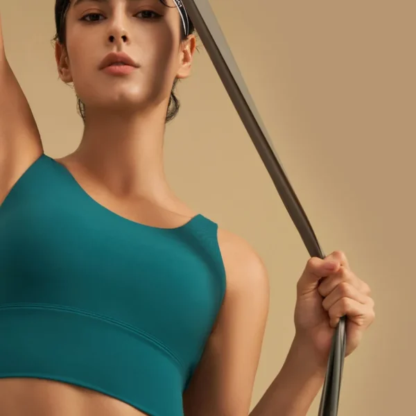 Minimalist Seamless Sports Bra – Emerald Green - Image 4