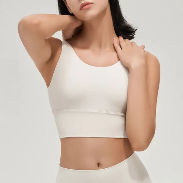 Minimalist Seamless Sports Bra – Emerald Green - Image 9