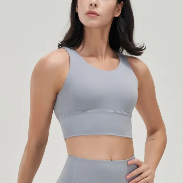 Minimalist Seamless Sports Bra – Emerald Green - Image 13