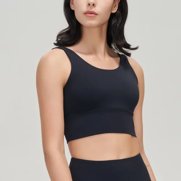 Minimalist Seamless Sports Bra – Emerald Green - Image 10